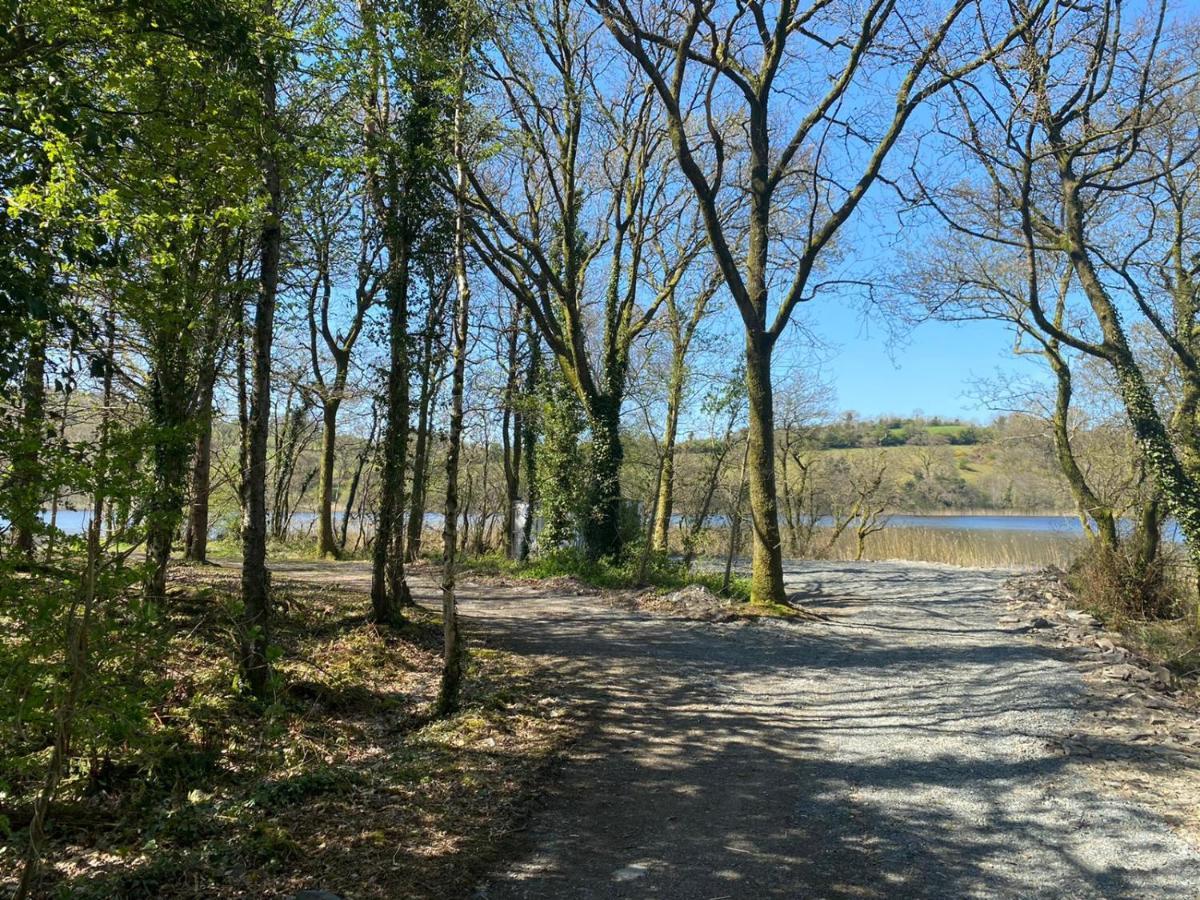 Large Newly Refurbished Lakeside With Optional Private Hot Tub Chalet Duneena