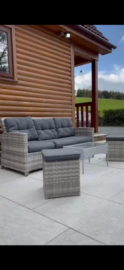 Large Newly Refurbished Lakeside With Optional Private Hot Tub Duneena